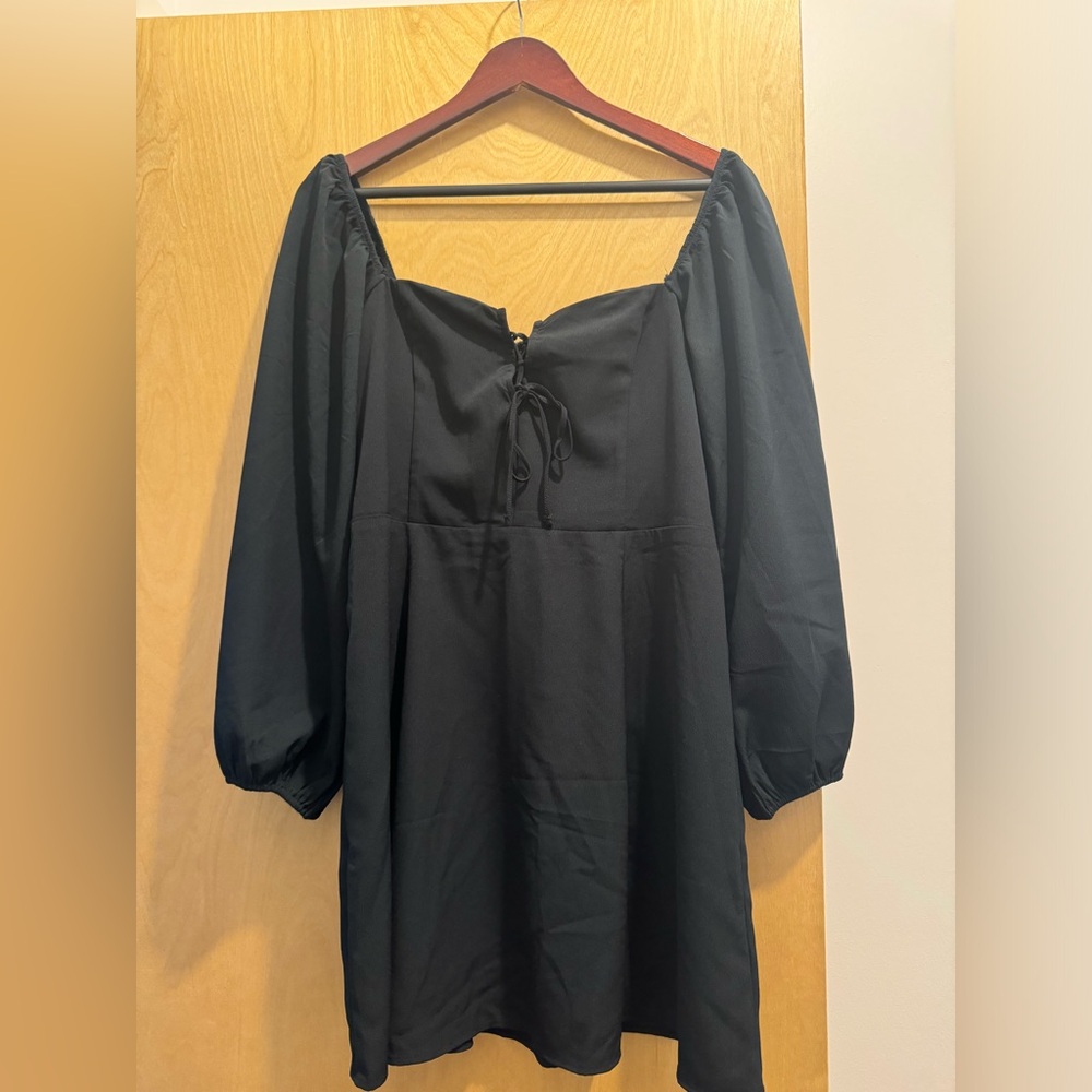 NWT black Abercrombie dress. Size medium, perfect for Fall/Winter!